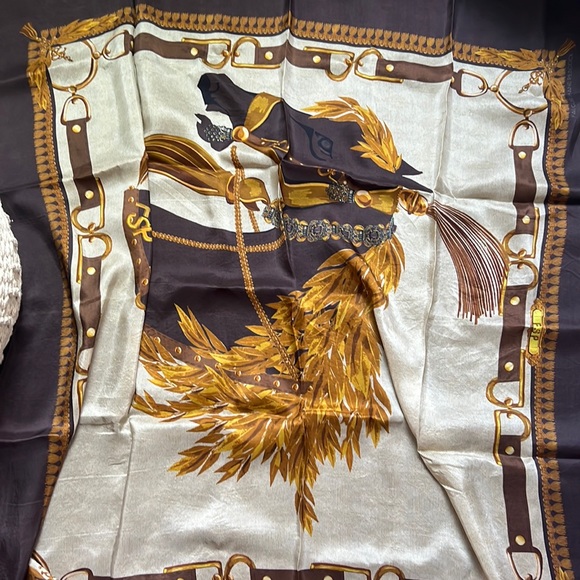 Falguni Shane Peacock Horse Scarf - Picture 1 of 4